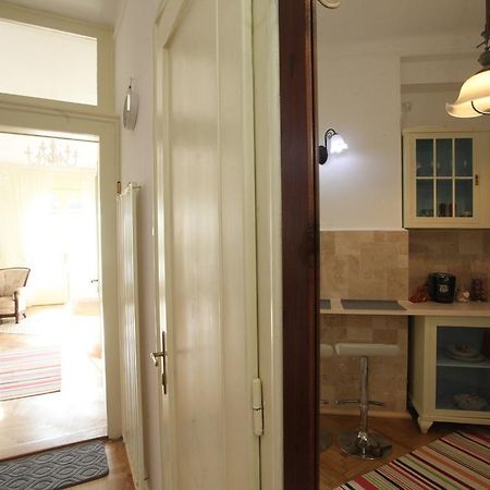 White Opera By Nux Apartment คลูจ-นาโปกา ภายนอก รูปภาพ