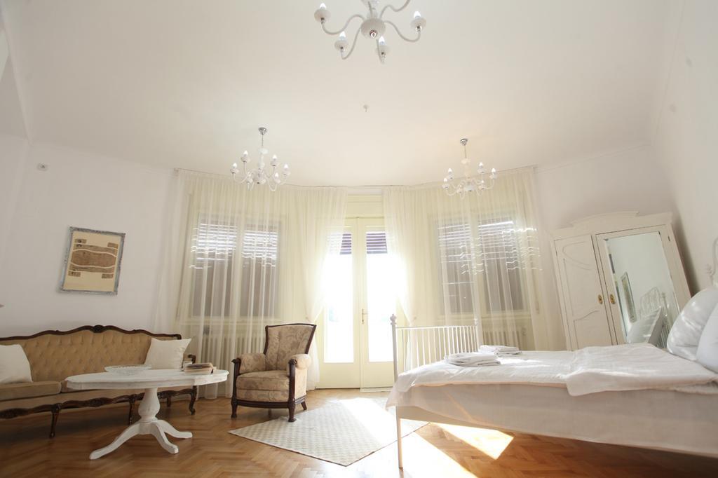White Opera By Nux Apartment คลูจ-นาโปกา ภายนอก รูปภาพ